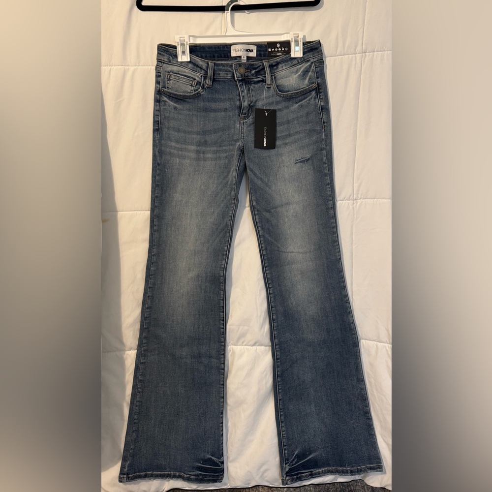 Fashion Nova Flare Low rise Jeans